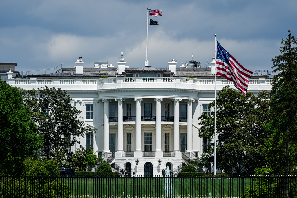 Αλαλούμ στον Λευκό Οίκο για το Ιράν – «Υπάρχουν ενήλικες στο δωμάτιο»;