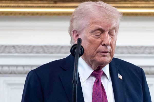 Γιατί δίνει χρόνο στο Ιράν ο Τραμπ; Η σιωπή της Τεχεράνης και το διπλωματικό στοίχημα