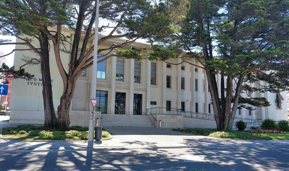 Trial postponed, again, because no one took the defendant to the Leiria court (again)