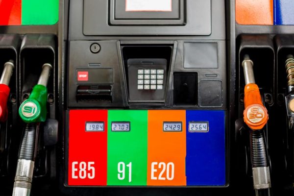 The European Commission is studying authorizing E20 fuel throughout the EU: German right-wing MEPs defend it as a way to lower the price of gasoline