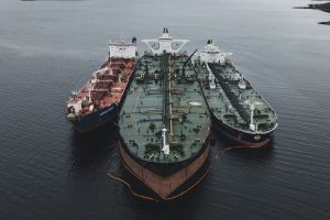 Iran reopens the Strait of Hormuz to all commercial ships