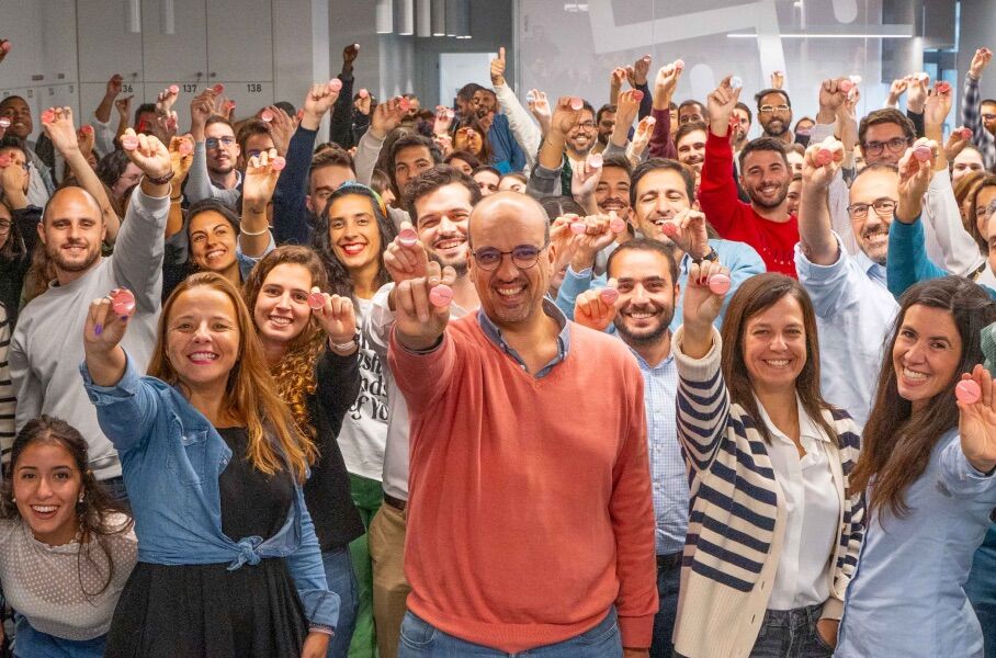 Founder of Doutor Finances accused of harassment; is prohibited from entering the company