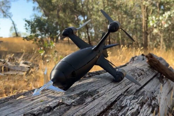 “Flying Sword”: terrifying drone armed with blades kills and follows its path