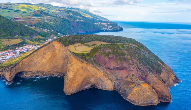 Silent eruption of magma raised Azorean island 6.35 cm and suddenly stopped below the surface