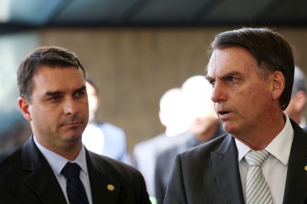 Flávio Bolsonaro enters the presidential race with a clear mission: to get his father out of prison