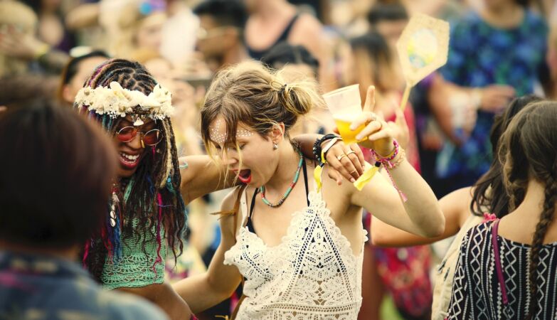 The urine of 700 festival-goers will grow 4500 trees