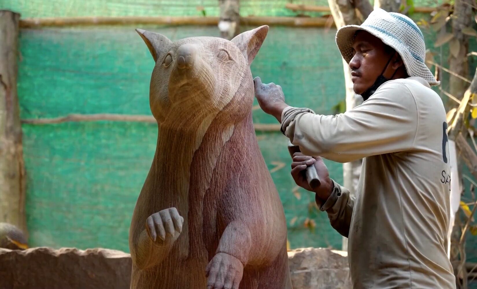 A great statue more than deserved for a hero mouse