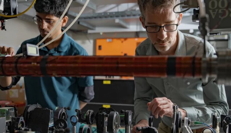 Quantum experiment proves that atoms can exist in two places at the same time