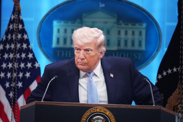 Trump orders to "destroy" any ship that lays mines in the Strait of Hormuz