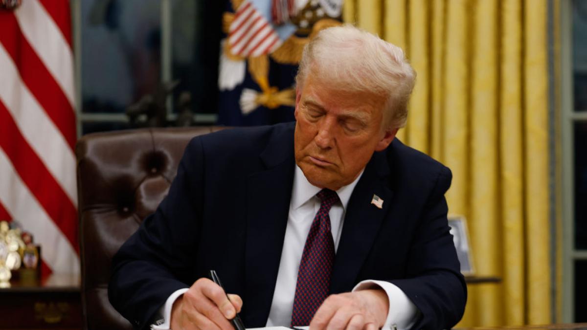 Donald Trump announces a ceasefire between Israel and Lebanon for ten days