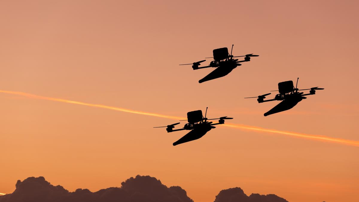 Ukrainian soldiers now face Russian drones carrying other drones under their wings: Kremlin combines Orlan-10 with FPV drones to strike deeper