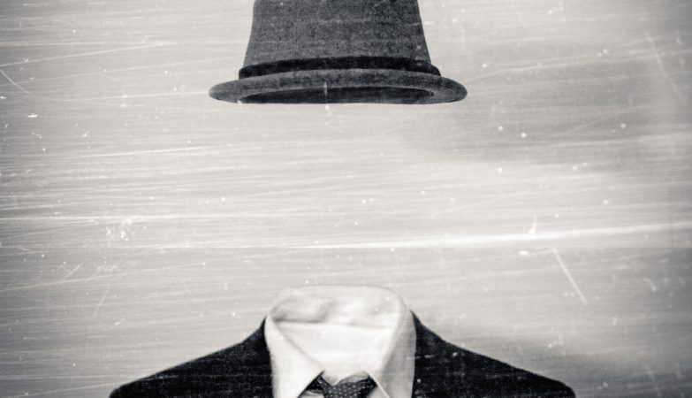 The secret role of the hat industry in the 25th of April