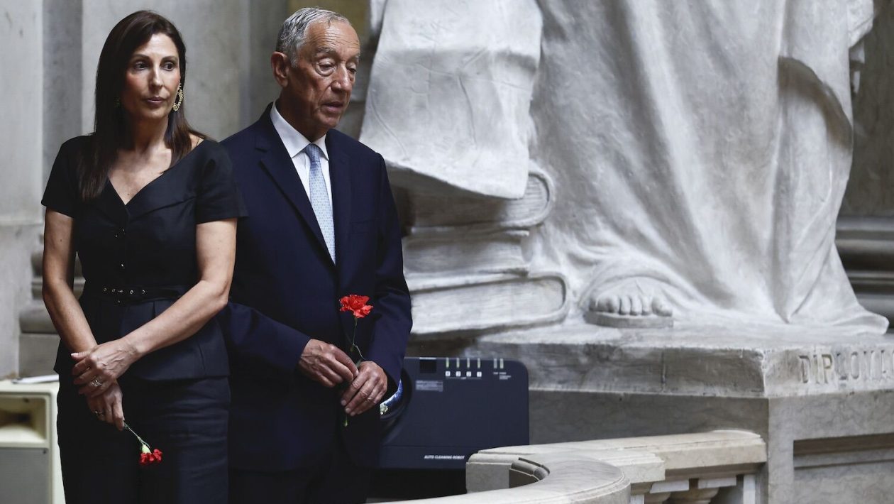 Green or red carnations, black or red dresses. It's April 25th