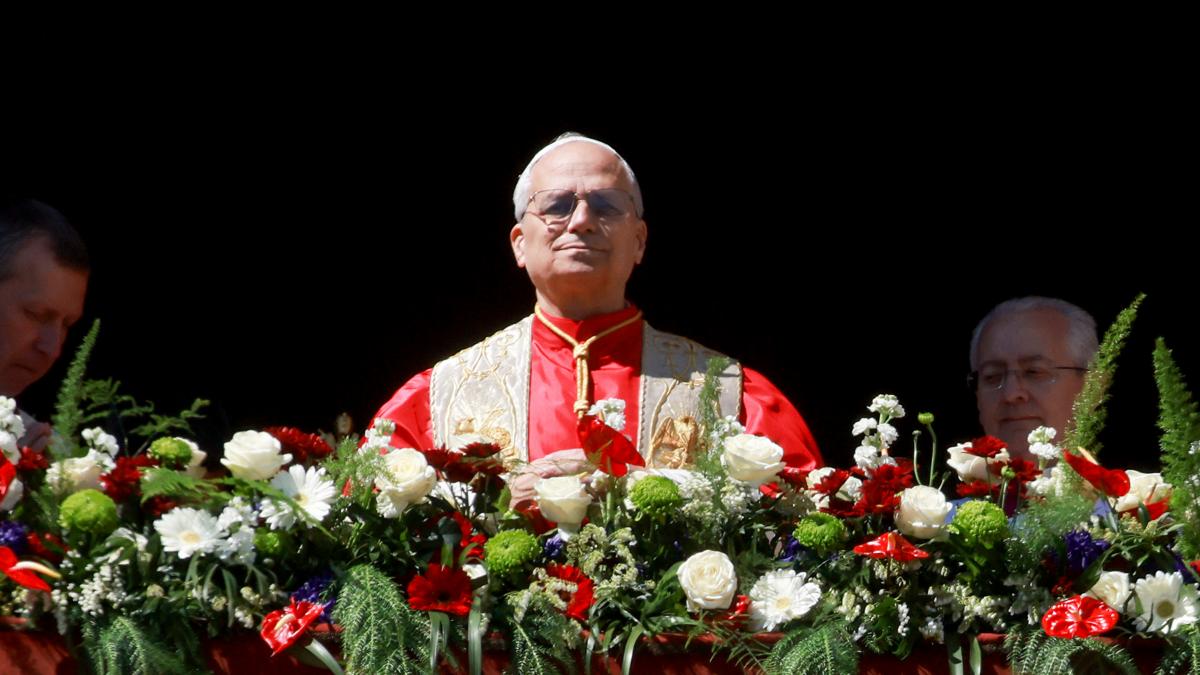 Leo XIV celebrates his first Mass of Resurrection and asks in the 'Urbi et Orbi' that weapons be abandoned