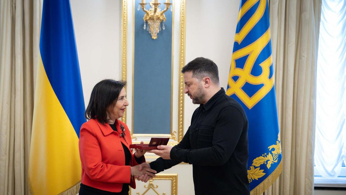 The deep meaning of Zelensky's gift to Robles during his visit to kyiv