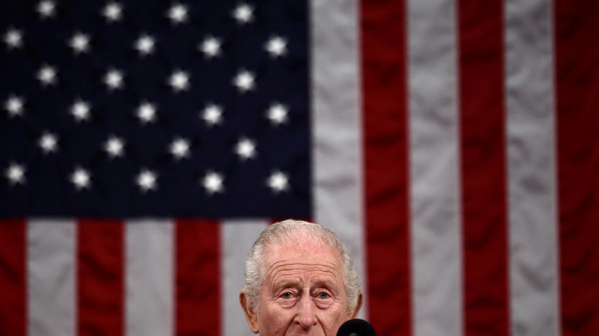 Revenge is served on a cold plate... and at home: Charles III returns it to Trump and gives him a historical review