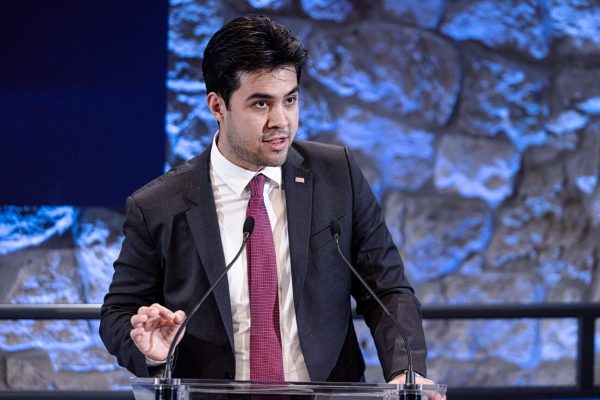 Σάμιουελ Σάμσον: Ο 27χρονος «ιεραπόστολος» του Τραμπ που φέρνει τον Θεό στην Ευρώπη