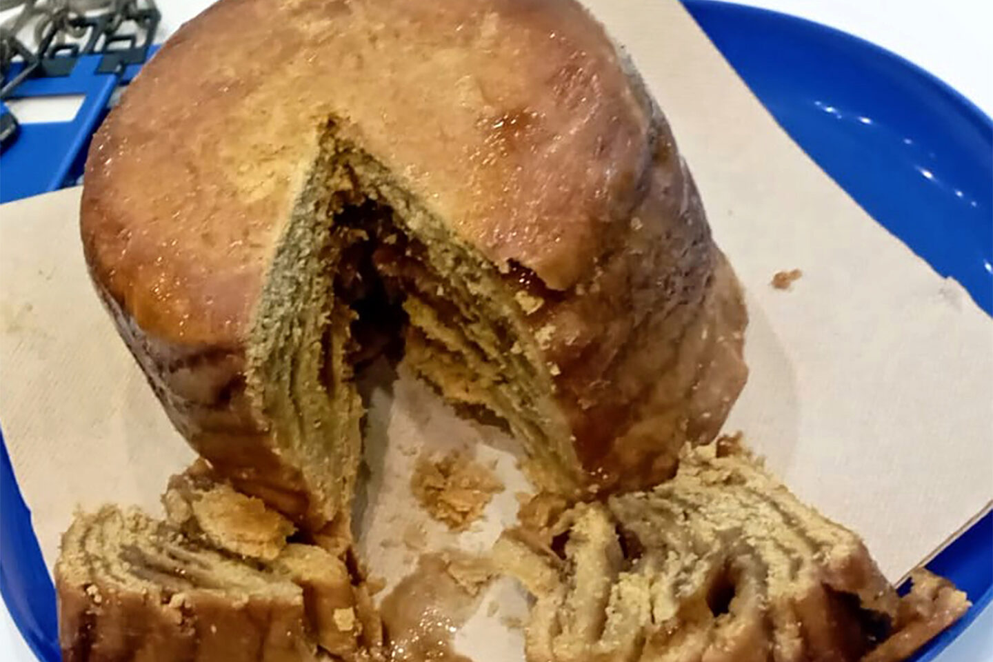 Folar de Olhão delights visitors and celebrates Easter tradition