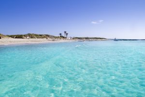 'Peaceful' paradise island is 2 hours from Portugal and has crystal clear beaches with water almost 30 ºC