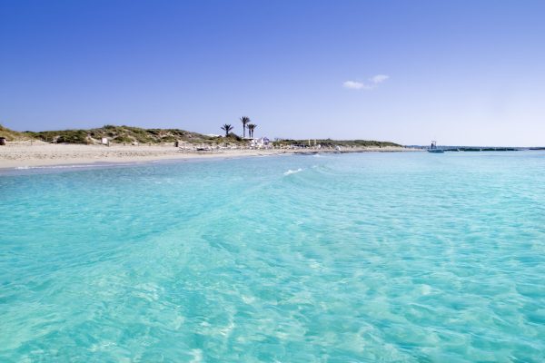 'Peaceful' paradise island is 2 hours from Portugal and has crystal clear beaches with water almost 30 ºC