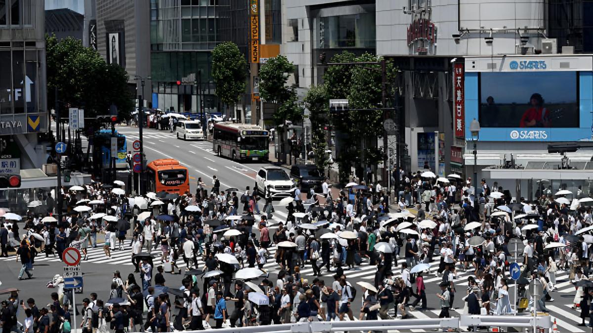 The paradox that Spain ignores: Japan wants to go from 40 to 60 million tourists before 2030 and at the same time double the areas protected against mass tourism