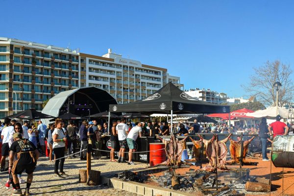 Gastronomy and tradition mark Holy Meat Festival in Monte Gordo on Labor Day