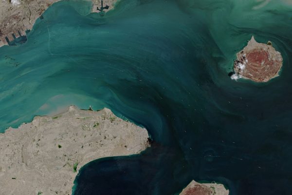 Πολεμικό ανακοινωθέν Τεχεράνης: Κλείνουν τα Στενά του Ορμούζ – Συναγερμός στον Λευκό Οίκο