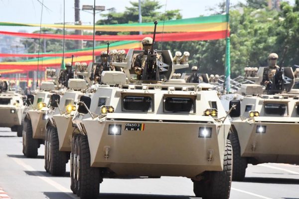 Armed groups launch a large multiple offensive in the capital of Mali and other parts of the country