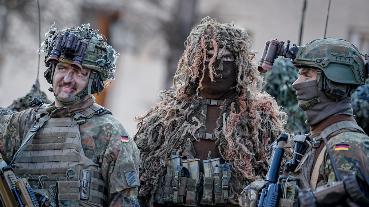 The 'fine print' of the military in Germany: men of military age will not be able to leave for more than 3 months without permission