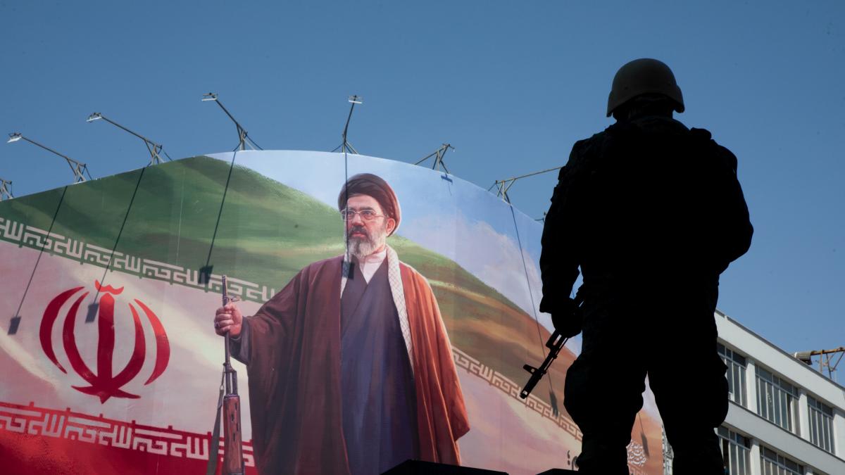 Iran responds to Trump's "piracy" and promises that there will be "no security for anyone" if its ports are attacked