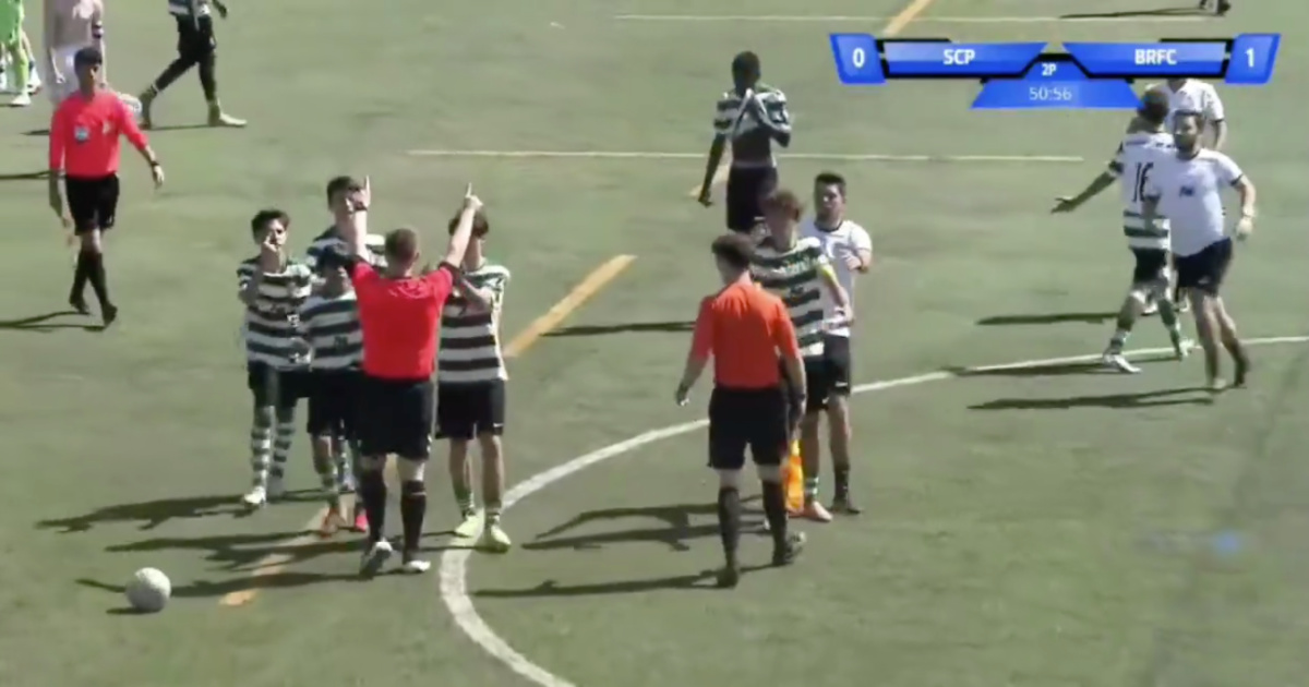 Sporting under-15 players push referee after defeat in the Iber Cup final
