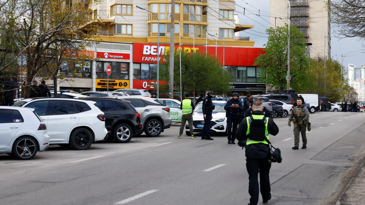 Carnage in Kiev: Gunman spread death – Six dead and the perpetrator