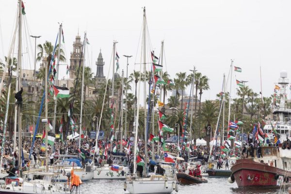 Ships from the Global Sumud Flotilla divert a cargo ship in the Mediterranean with "raw materials intended to supply the Israeli war machine"