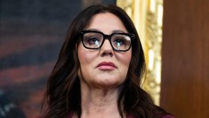 Abuse of power, sex and public money: Trump's Secretary of Labor resigns amid investigations against her