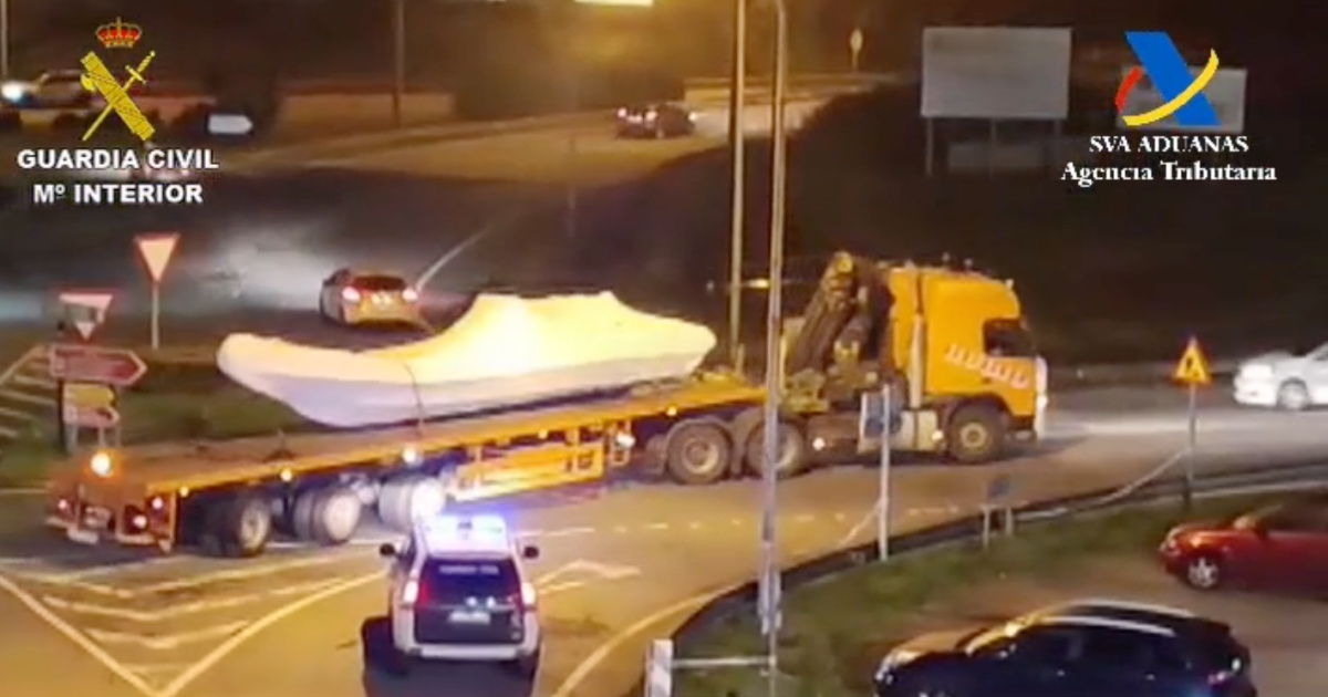 “Flying” speedboat for drug trafficking is intercepted near the Portuguese border by the Guardia Civil