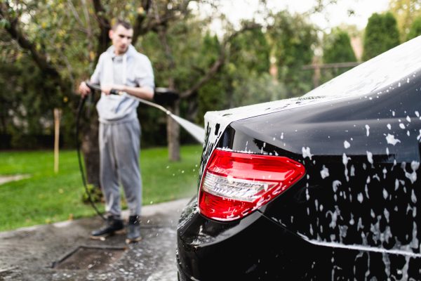 Are you going to wash the car? Fines can reach R$1,000 for those who ignore this simple rule