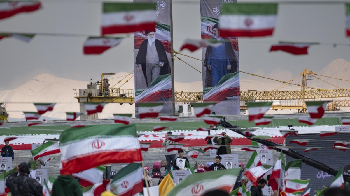 Iran announces peace talks with US in Islamabad starting April 10