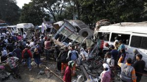 At least fourteen dead and nearly 40 injured in a bomb attack in Colombia