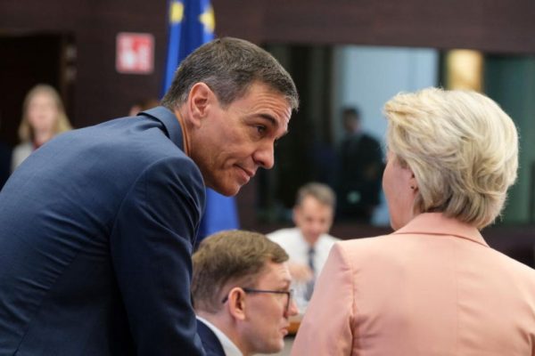 Spain, Germany, Italy, Austria and Portugal demand from Brussels a tax on the 'profits fallen from the sky' of energy companies due to the war in Iran, but Von der Leyen rejects it