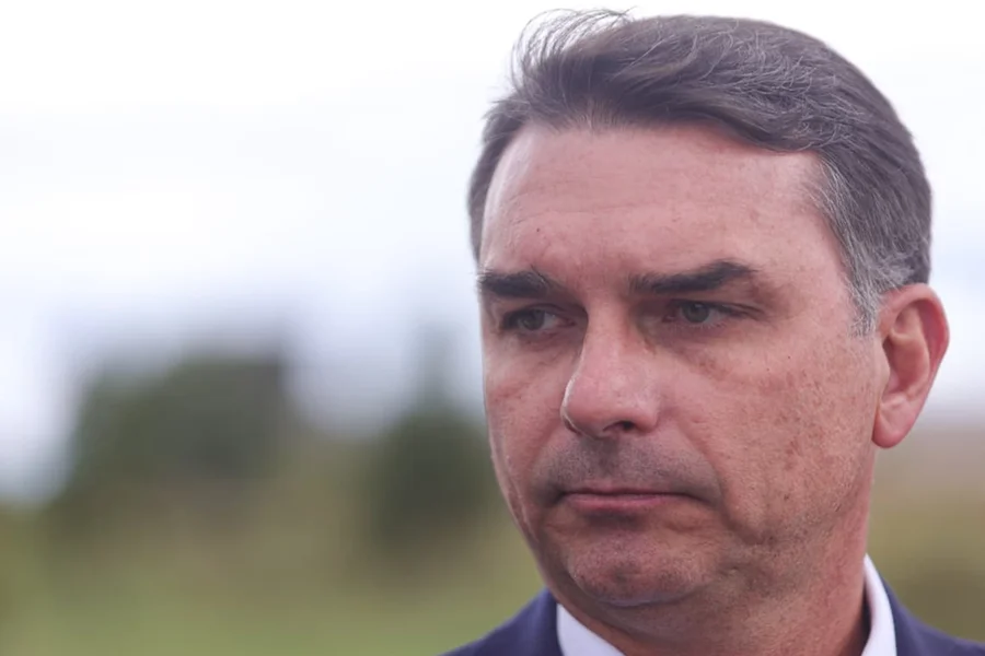 Flávio Bolsonaro beats Lula in digital performance index