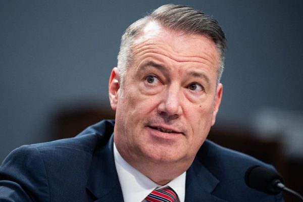 Another leak in Trump's ICE: the acting head and supervisor of the mass deportation plan resigns