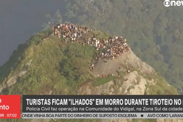 Tourists were “trapped” at the top of Vidigal hill while police exchanged fire with armed drug traffickers