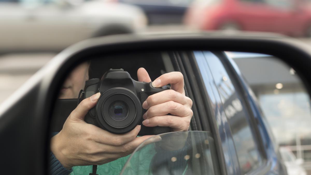 A Russian FSB agent to Ivan, a student who fled to Spain: "It's starting to tire me that you don't pick up the phone, don't make us go look for you"