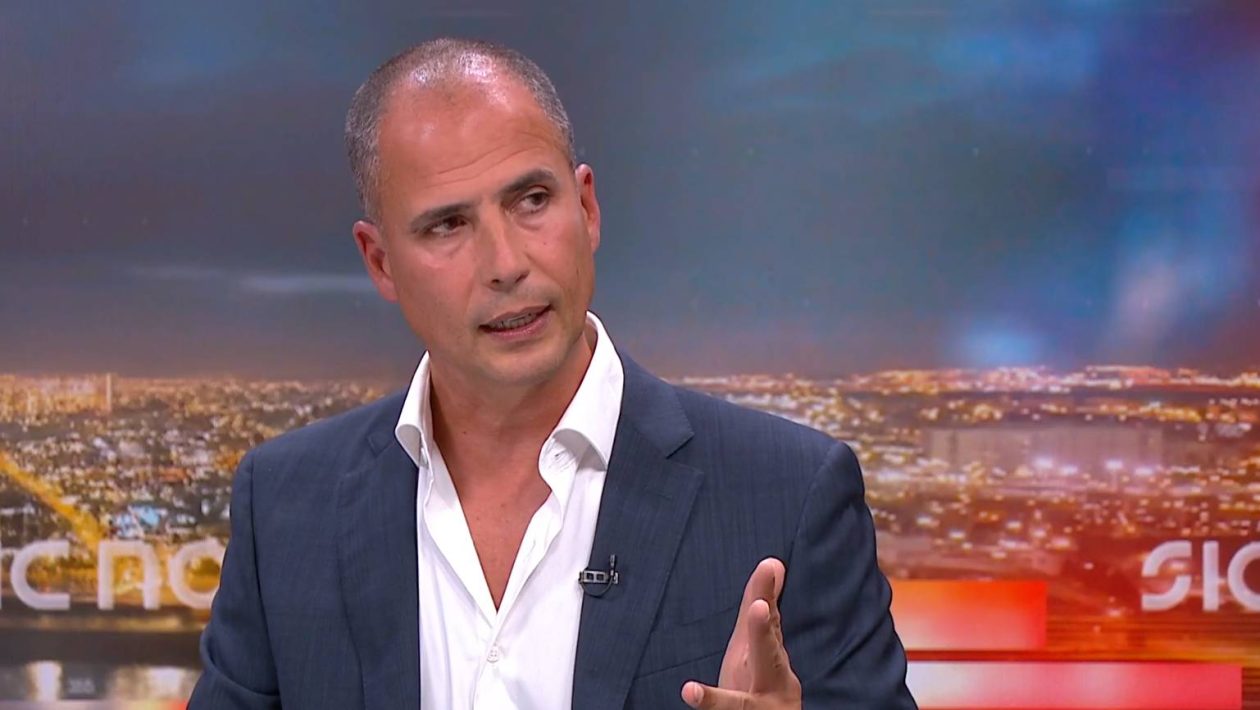 Ricardo Araújo Pereira on Donald Trump: "It's very difficult to clown a clown"