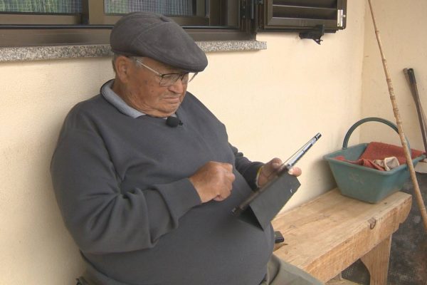 Tablets help seniors combat isolation and promote active aging