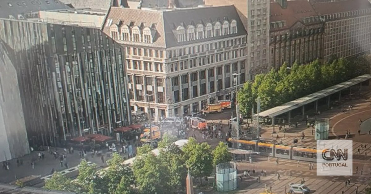Driver crashes into crowd in Leipzig. There are at least two dead