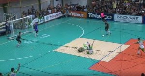 Worthy of applause: player gives up scoring a goal due to opponent injuries