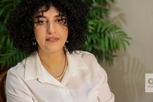Iranian Nobel Peace Prize winner Narges Mohammadi "between life and death"