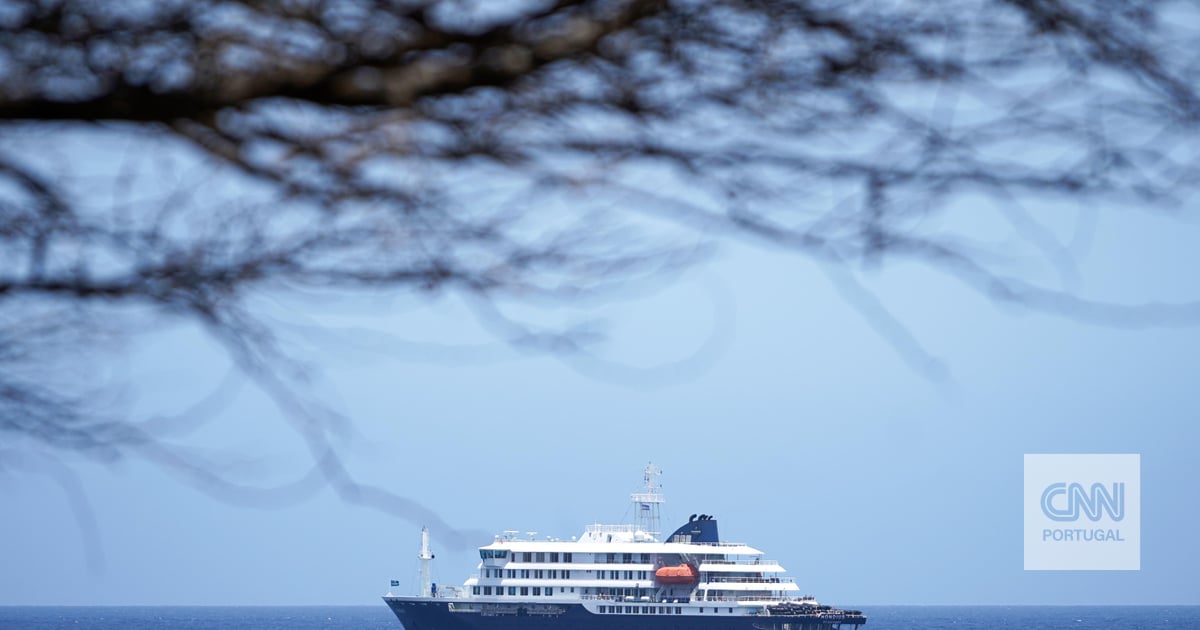 Spain receives cruise ship with hantavirus outbreak in the Canaries within 3 to 4 days
