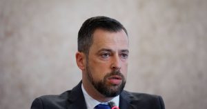 IGAS concluded that António Gandra D'Almeida "did not comply" with standards for the accumulation of public functions